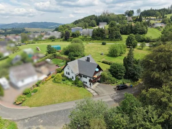Immobilie in Eschenburg - Familienidylle in ruhiger Lage – Gepflegtes Einfamilienhaus auf großzügigem Grundstück in Eschenburg - Bild 0