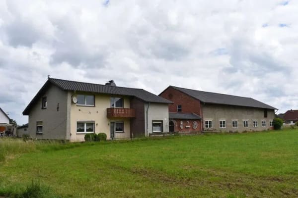 Immobilie in Bilshausen - Hofstelle: Wohnhaus u. massive Stallungen auf 1,3ha Grundstück - Bild 3