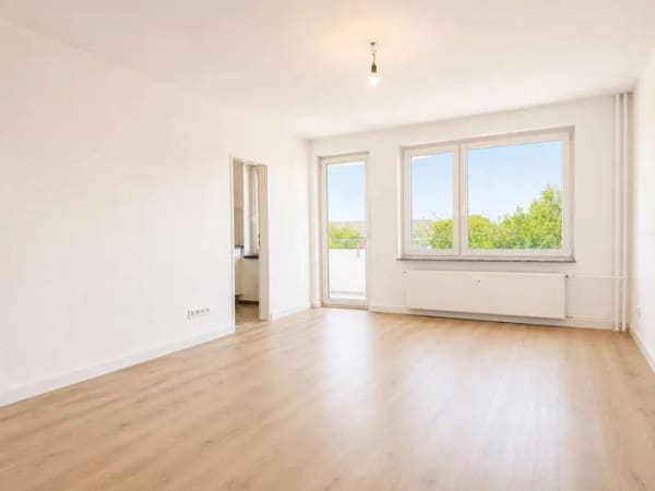 Immobilie in Flensburg - Erstbezug nach Modernisierung: Helles Apartment mit West-Balkon in Flensburg-Engelsby - Bild 0