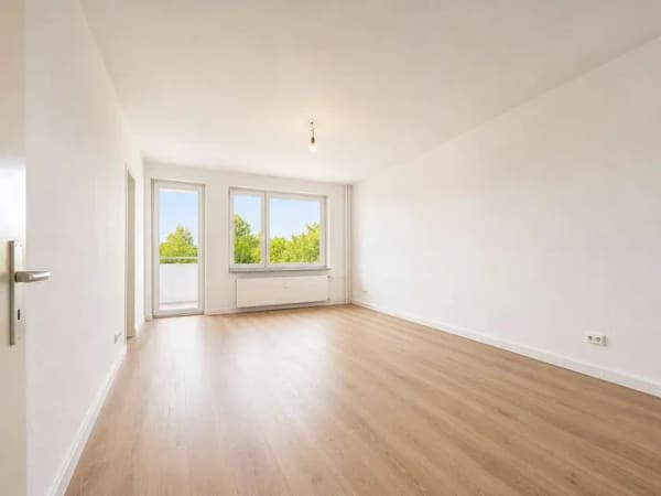 Immobilie in Flensburg - Erstbezug nach Modernisierung: Helles Apartment mit West-Balkon in Flensburg-Engelsby - Bild 1