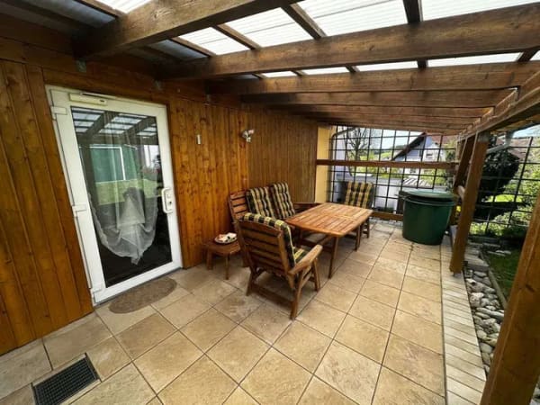 Immobilie in Berg b.Neumarkt i.d.OPf. - Modernisiertes Familienhaus mit traumhaften Garten, überdachter Terrasse und zwei Garagen - Bild 2