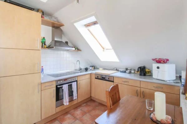 Immobilie in Giesen - Behaglichkeit pur: 2-Zi.-Dachgeschosswohnung in Vorstadtlage - Bild 4