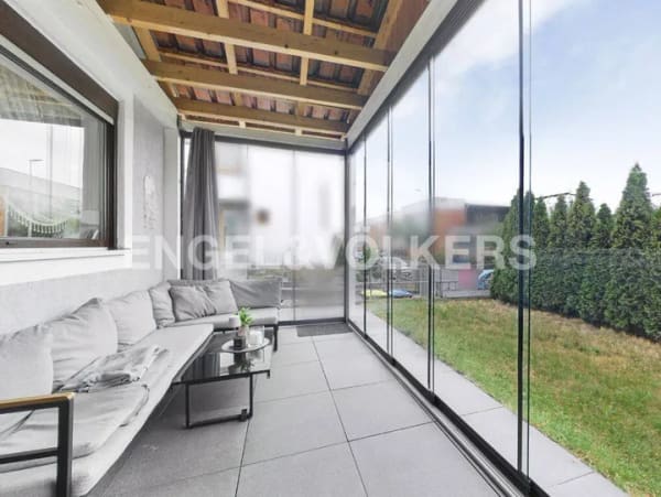 Immobilie in Sennfeld - Einziehen und wohlfühlen - kernsanierte Doppelhaushälfte mit Wintergarten und Garage - Bild 2