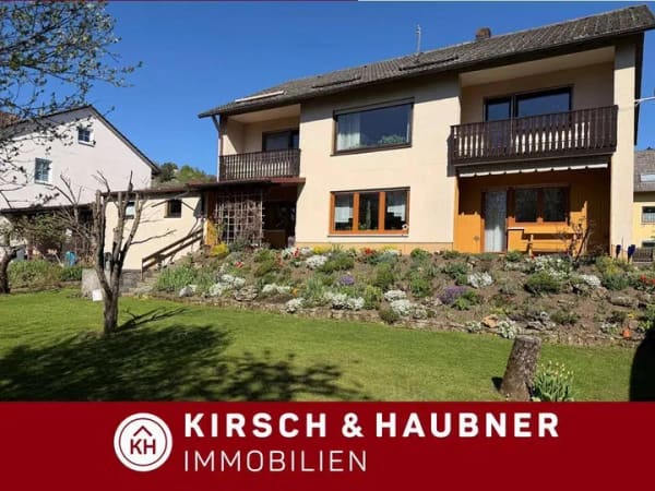 Immobilie in Velburg - Ein-bis Zweifamilienhaus als perfektes Familien-Domizil!  Velburg - Am Finkenherd - Bild 0