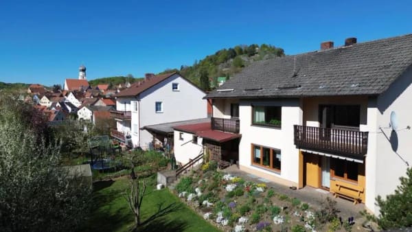 Immobilie in Velburg - Ein-bis Zweifamilienhaus als perfektes Familien-Domizil!  Velburg - Am Finkenherd - Bild 1