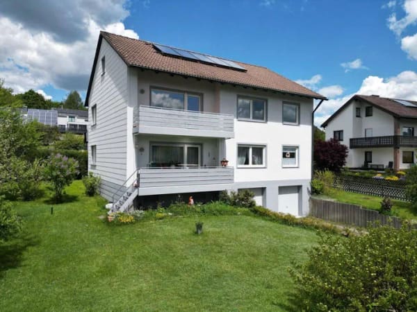 Immobilie in Issigau - Zweimal 95 m². Ein Haus. Viele Möglichkeiten. - Bild 0