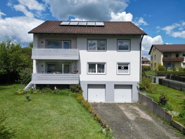 Immobilie in Issigau - Zweimal 95 m². Ein Haus. Viele Möglichkeiten. - Bild 1