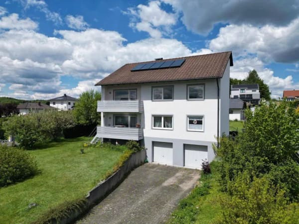 Immobilie in Issigau - Zweimal 95 m². Ein Haus. Viele Möglichkeiten. - Bild 2