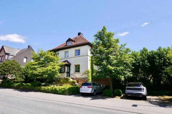 Immobilie in Taunusstein - Stilvolles Altbauhaus mit großem Garten - Viel Platz für Familie und Beruf - Bild 1
