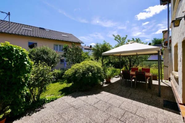 Immobilie in Taunusstein - Stilvolles Altbauhaus mit großem Garten - Viel Platz für Familie und Beruf - Bild 3