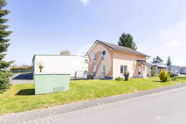 Immobilie in Hetzerath - Wohnhaus mit Gewerbehalle // Wohnen und Arbeiten in Hetzerath  // Ihr neues Projekt - Bild 1
