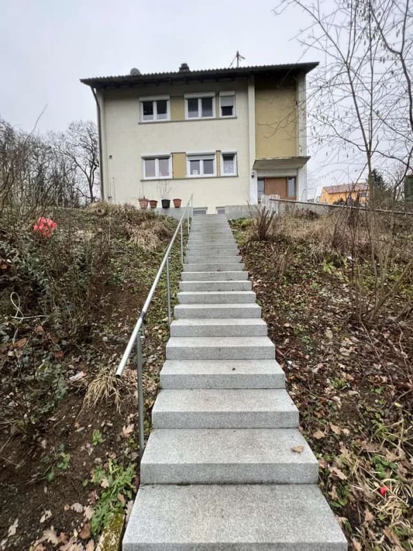 Immobilie in Erdmannhausen - Modernisiertes Zweifamilienhaus mit großem Grundstück, Potenzial & sicherer Mieteinnahme - Bild 0