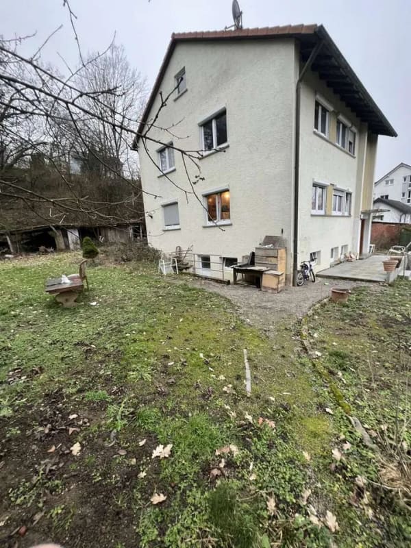 Immobilie in Erdmannhausen - Modernisiertes Zweifamilienhaus mit großem Grundstück, Potenzial & sicherer Mieteinnahme - Bild 1