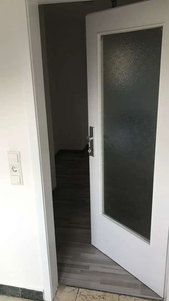 Immobilie in Erdmannhausen - Modernisiertes Zweifamilienhaus mit großem Grundstück, Potenzial & sicherer Mieteinnahme - Bild 4