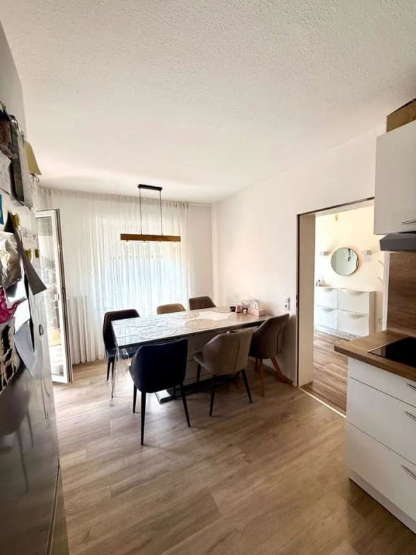 Immobilie in Neuenrade - Modernisierte 3-Zimmer-Wohnung mit Einbauküche, Balkon & stufenlosem Eingang! - Bild 3