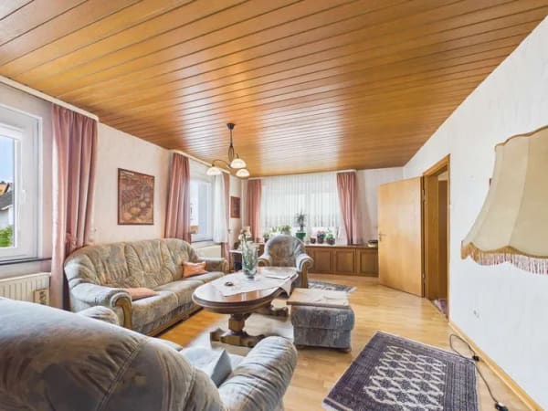 Immobilie in Glauburg - Viel Platz für Ihre Wohnideen –  Einfamilienhaus mit Potenzial und Gestaltungsspielraum in Glauburg - Bild 3