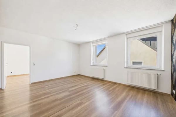 Immobilie in Obersulm - Großzügige 4-Zimmer-Wohnung mit 16 m² Balkon und viel Potenzial in Obersulm-Affaltrach - Bild 3