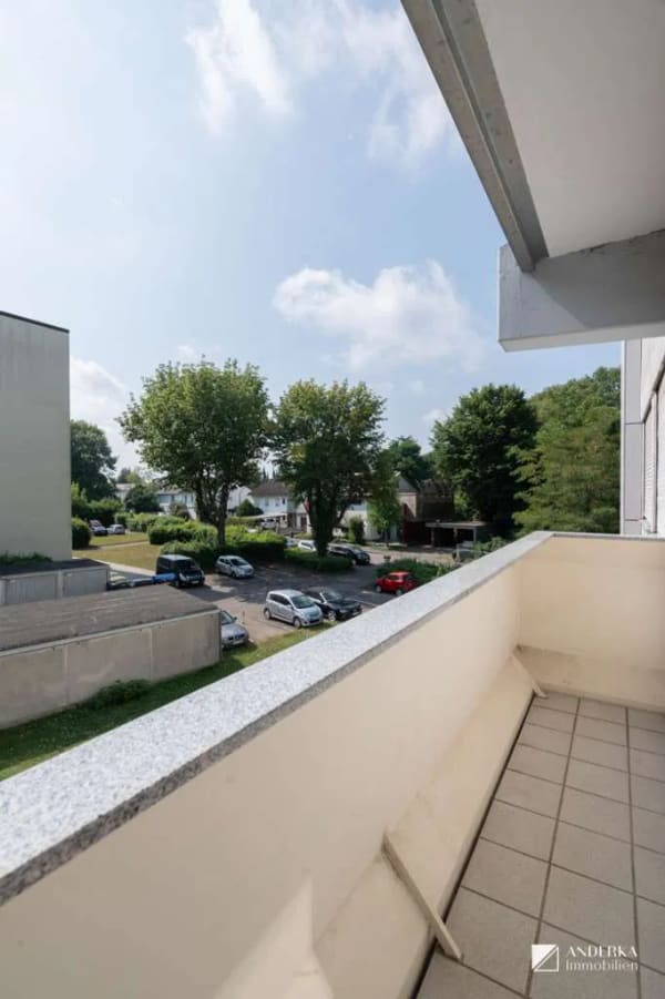 Immobilie in Günzburg - Großzügige 4-Zimmer-Wohnung mit zwei Balkonen und Garage in zentraler Lage! - Bild 4