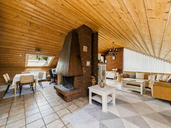 Immobilie in Ellhofen - Mehrfamilienhaus mit großem Garten, 3 Garagen & Entwicklungspotenzial in Ellhofen - Bild 2