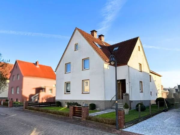 Immobilie in Aerzen - Vielseitiges Ein- bis Zweifamilienhaus in Aerzen – Ideal für Familien & Mehrgenerationenwohnen - Bild 0