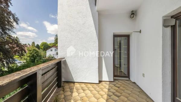 Immobilie in Gröbenzell - Viel Raum für Ihre Ideen: Fünf-Zimmer-Wohnung mit Loggia, Garage und Gartenanteil in Gröbenzell - Bild 4