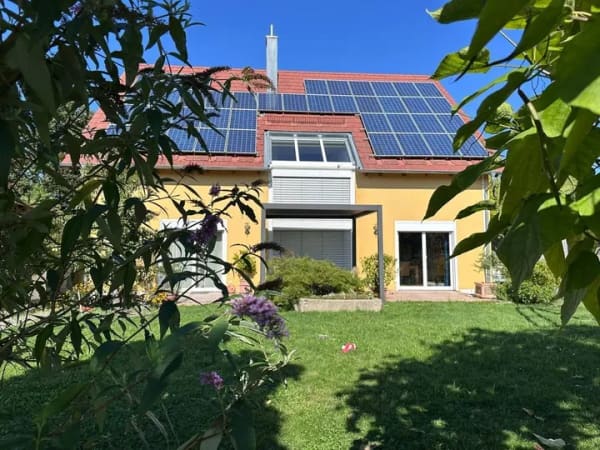 Immobilie in Mering - Energieeffizienter Wohntraum mit Stil & Funktion - Einliegerwohnung, zwei Garagenplätze, Wallbox! - Bild 1