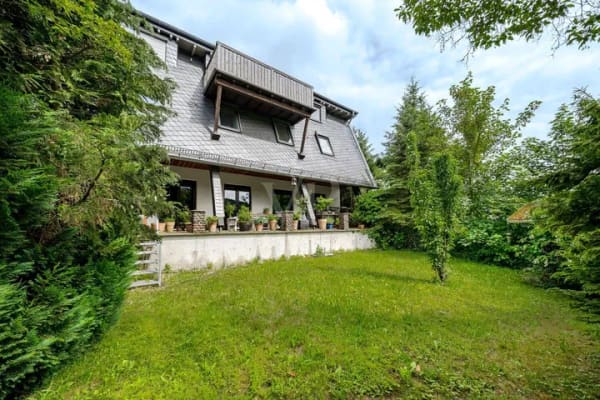 Immobilie in Schmitten - In naturnaher Lage: Großzügiges Familiendomizil mit viel Platz, EBK, Garage und schönem Garten - Bild 0