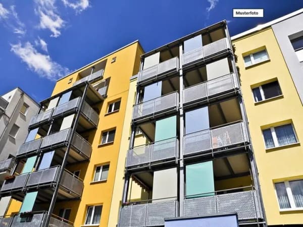 Immobilie in Senftenberg - Mehrfamilienhaus  mit 3 Wohnungen  in 01968 Senftenberg - Provisionsfrei - Bild 0