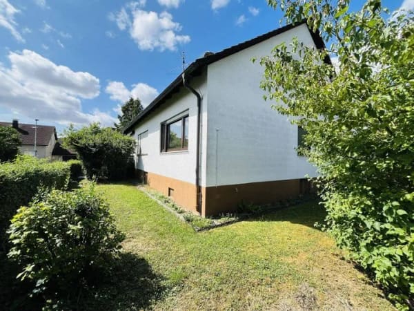 Immobilie in Gäufelden - Zweifamilienhaus in Nebringen mit viel Platz - Bild 0