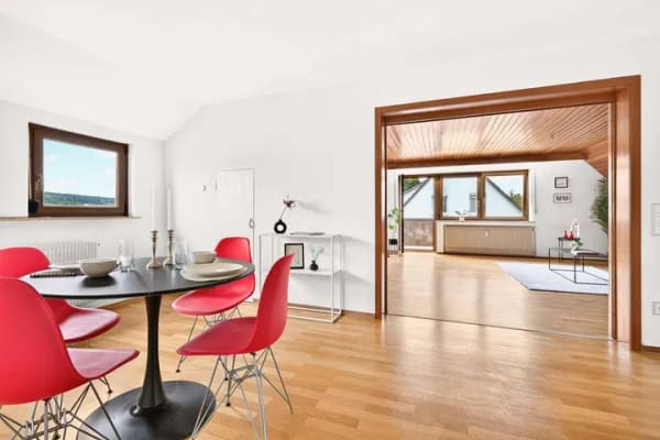 Immobilie in Dettenhausen - SCHÖNBUCH – Familienfreundliches Zweifamilienhaus mit Terrasse, Balkon und Garage in Dettenhausen - Bild 3