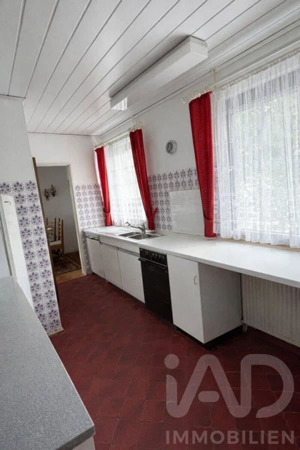 Immobilie in Aurachtal - Wohnen auf einer Ebene: Bungalow auf 808 m² Grundstück mit viel Privatsphäre - Bild 3