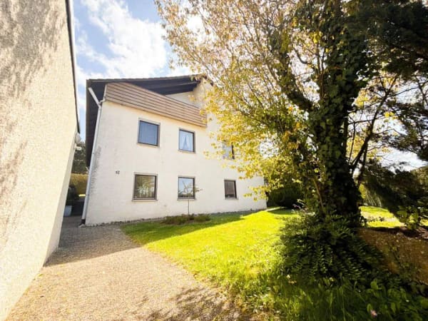 Immobilie in Nördlingen - Großzügiges Einfamilienhaus mit Einliegerwohnung - viel Potenzial in ruhiger Lage von Nördlingen - Bild 1