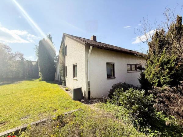 Immobilie in Nördlingen - Großzügiges Einfamilienhaus mit Einliegerwohnung - viel Potenzial in ruhiger Lage von Nördlingen - Bild 4