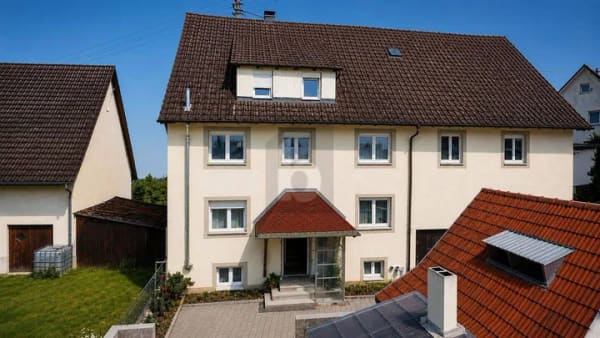 Immobilie in Schwenningen - VIEL PLATZ, FAST FERTIG SANIERT - Bild 0