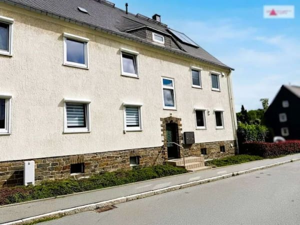 Immobilie in Annaberg-Buchholz - Neu sanierte 2-Raum-Wohnung mit Kamin in Annaberg-Buchholz – Bezugsfrei & ideal zur Kapitalanlage - Bild 0