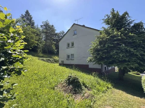 Immobilie in Rotenburg an der Fulda - Solides Wohnhaus auf 1.250 qm Grundstück in ruhiger Randlage mit Blick ins Grüne in RoF-Schwarzenh - Bild 3