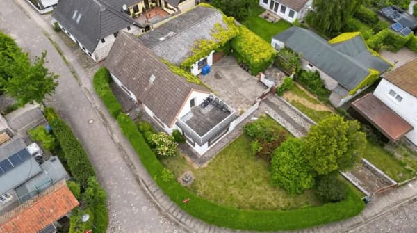 Immobilie in Wiek - Ideal für Handwerk, Hobby oder Fuhrpark – Wohnhaus mit XXL-Garage - Bild 2