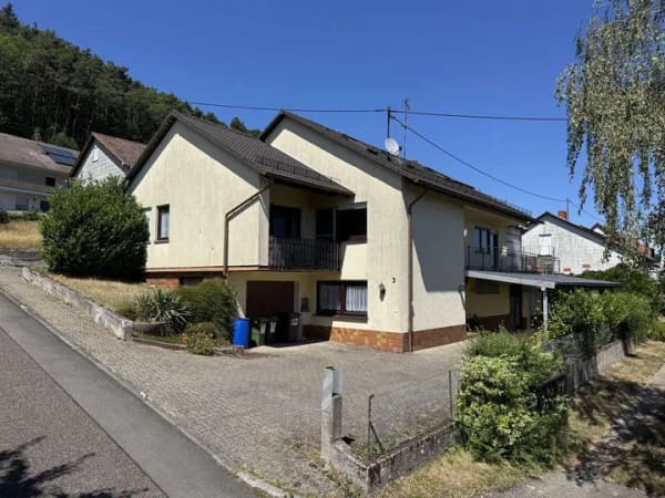 Immobilie in Wernersberg - Großzügiges Wohnhaus mit Gewerbeanbau, XXL-Terrasse & Burgblick - Bild 0