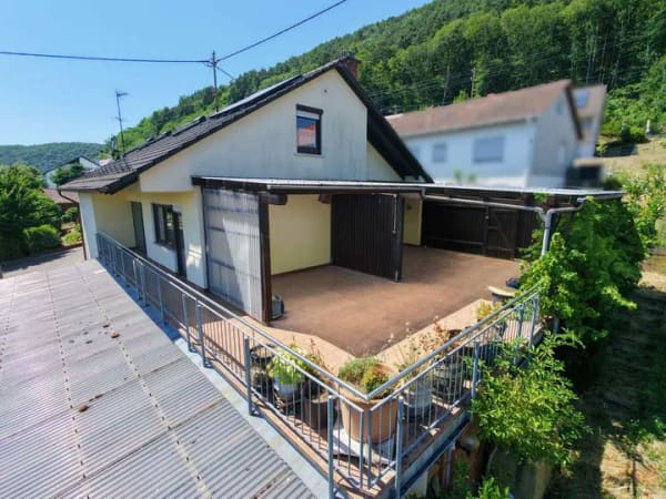 Immobilie in Wernersberg - Großzügiges Wohnhaus mit Gewerbeanbau, XXL-Terrasse & Burgblick - Bild 3