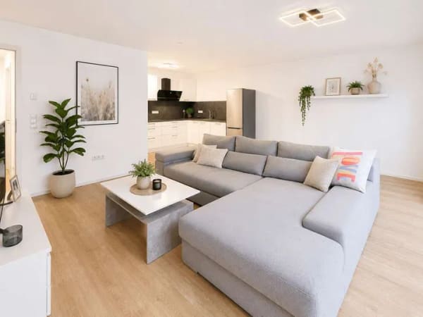 Immobilie in Karlsdorf-Neuthard - Neuwertige 2-Zimmer-Wohnung im Erdgeschoss mit Balkon und Stellplatz in ruhiger Wohnlage - Bild 0