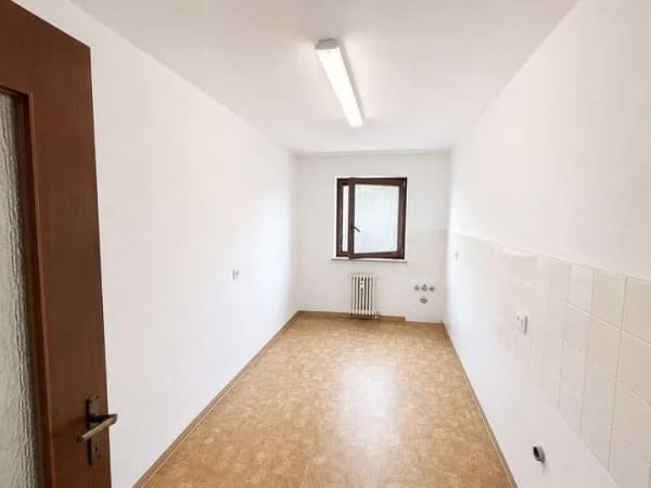 Immobilie in Eberdingen - Großzügige 2-Zimmer-Terrassenwohnung mit Balkon, Aufzug und Kfz-Stellplatz - Bild 4