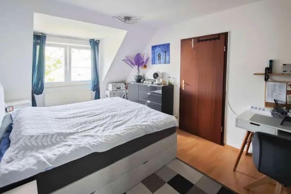 Immobilie in Weinsberg - 2-Zi.-Dachgeschosswohnung mit TG-Stellplatz in ruhiger Lage von Weinsberg - Bild 2