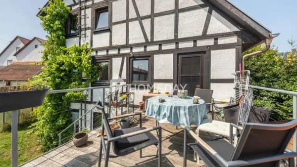Immobilie in Sonnenbühl - Historischer Charme trifft Wohnkomfort – Einfamilienhaus mit Einliegerwohnung & großer Gartenidylle - Bild 1