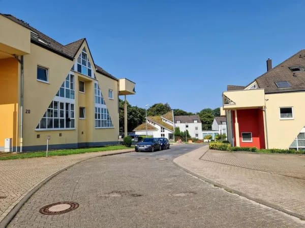 Immobilie in Langerwehe - 2 vermietete Eigentumswohnungen mit Tiefgaragen-Stellplätzen in Langerwehe Jüngersdorf, ruhige Lage - Bild 1