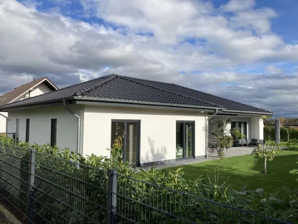 Immobilie in Pleckhausen - EXKLUSIVER DESIGN-BUNGALOW ▫️ BARRIEREFREI  ▫️  189 m² ▫️ 890 m² GRUNDSTÜCK ▫️PREMIUM-AUSSTATTUNG - Bild 0