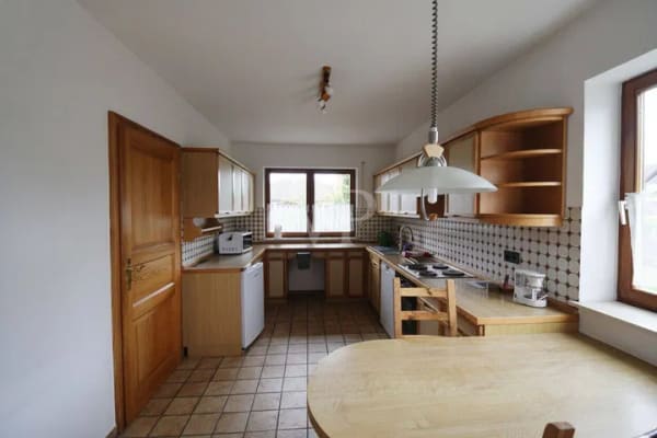 Immobilie in Wassertrüdingen - Großzügiges Familienhaus mit Gartenparadies und sonniger Terrasse - Bild 3