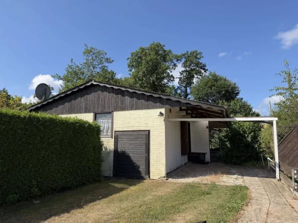 Immobilie in Vöhl - Ferienhaus mit großem Grundstück und viel Potenzial nahe dem Edersee! - Bild 0