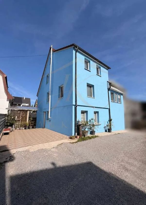 Immobilie in Bondorf - Einfamilienhaus mit 8 Zimmern, Garten und viel Platz für Ihre Wohnideen in Bondorf - Bild 0