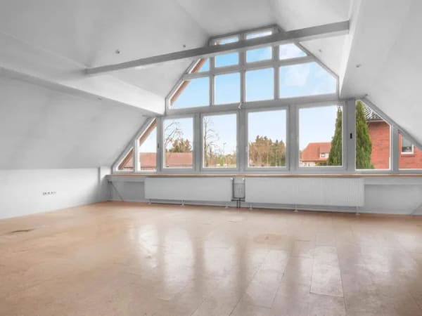 Immobilie in Harpstedt - Großzügige Dachgeschosswohnung mit Loft-Charakter, Dachterrasse und Kamin - Bild 0