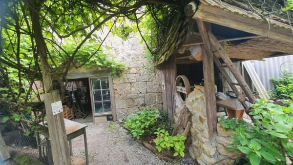 Immobilie in Horb am Neckar - 
Zentral gelegen - trotzdem Ruhe genießen - Bauernhaus (innen komplett renoviert) mit großer Scheune - Bild 2
